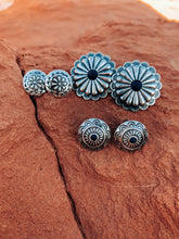 Load image into Gallery viewer, Concho Stud Earring Set
