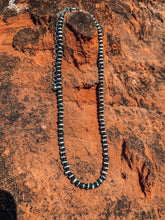 Load image into Gallery viewer, Petite Navajo Style Pearl Choker
