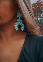 Load image into Gallery viewer, Squash Blossom Tier Earrings
