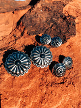 Load image into Gallery viewer, Concho Stud Earring Set
