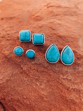 Load image into Gallery viewer, Turquoise Stud Set
